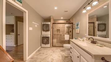 House, 3 Bedrooms | Bathroom | Towels
