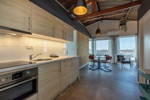 Fridge, microwave, dishwasher, toaster