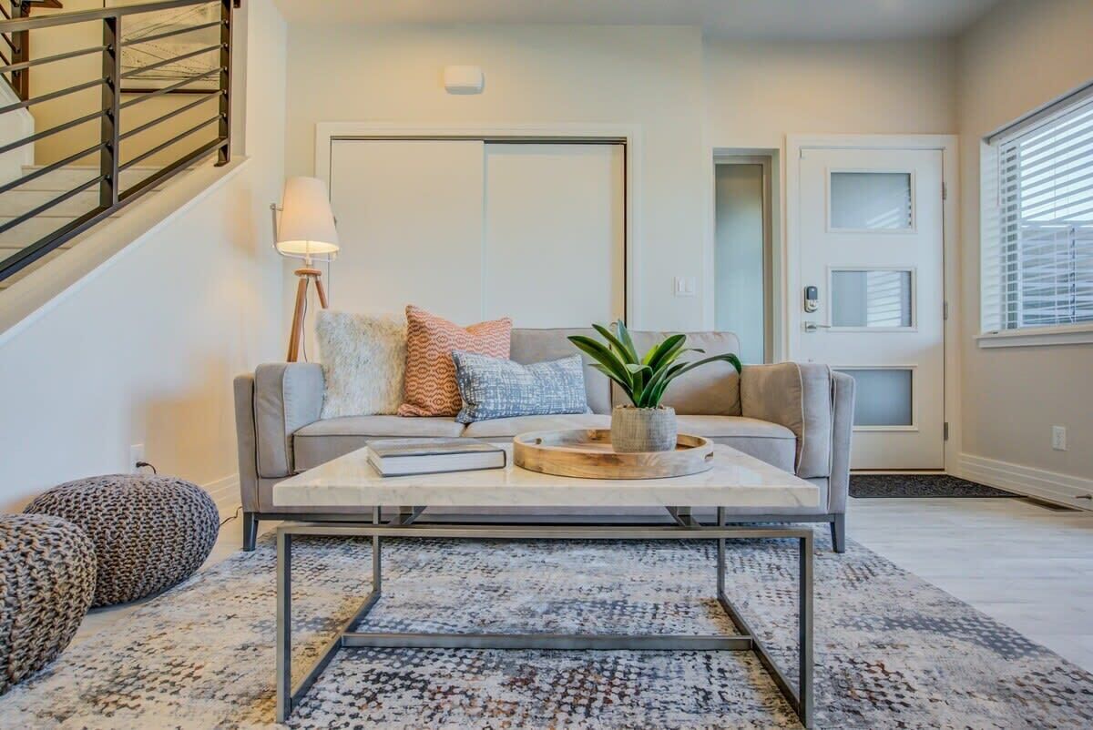 Fernseher, Kamin, Arbeitsbereiche