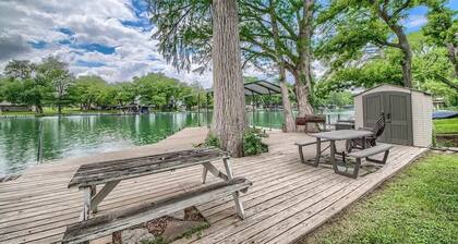 UUSI LUETTELO !! 5 kilometriä keskustaan New Braunfels, Schlitterbahn, Comal River!