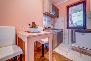 Deluxe Condo | Private kitchen
