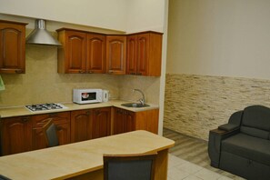 Microwave, dishwasher