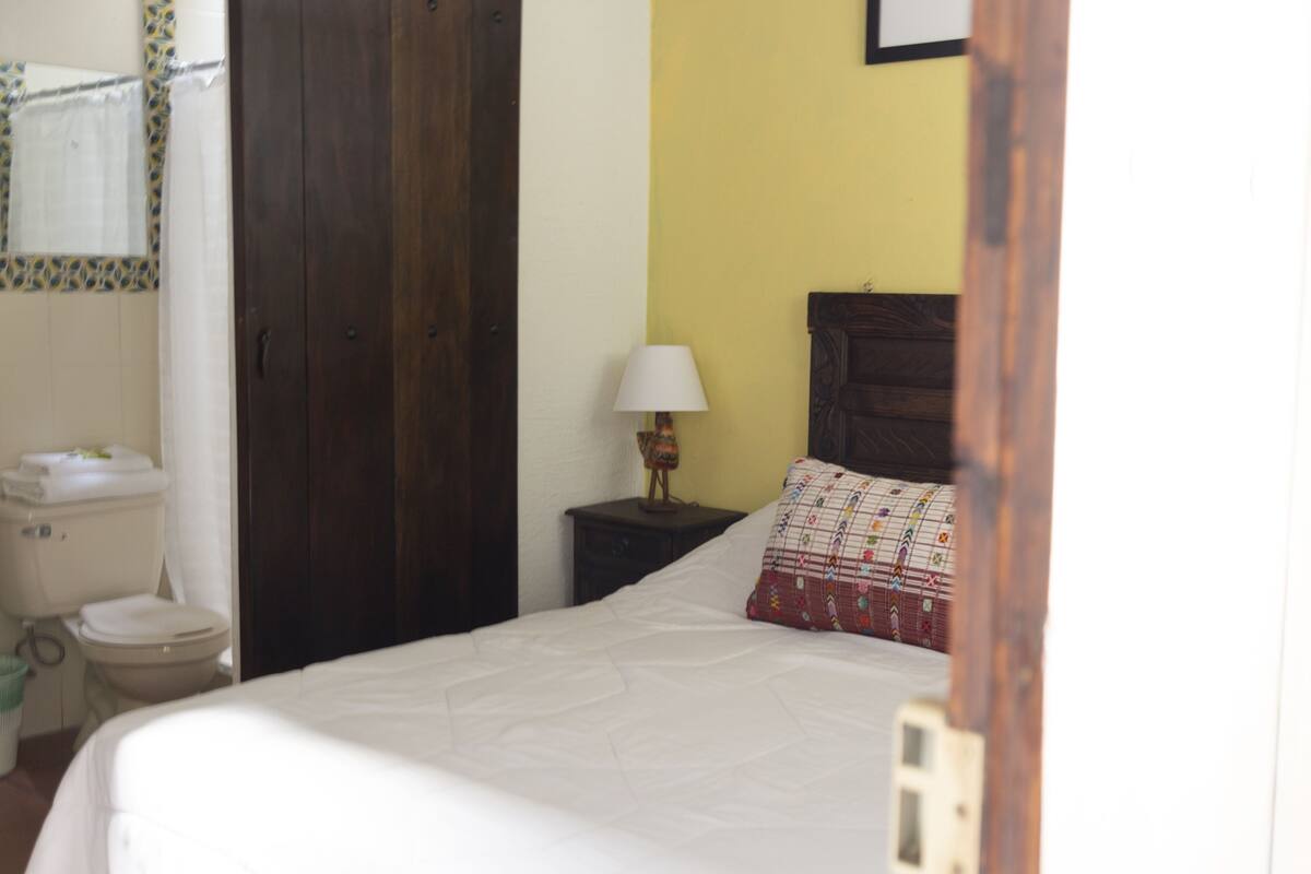 3 | Edredons de pluma, cortinas blackout, Wi-Fi de cortesia, roupa de cama