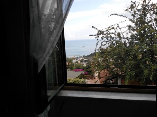 House with garden Lacco Ameno