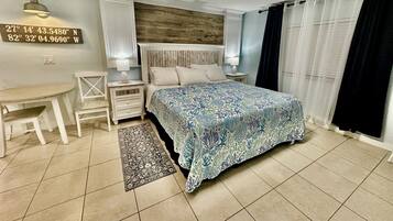 1 Schlafzimmer, Schreibtisch, WLAN, Bettwäsche