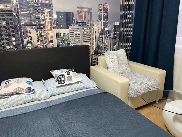 2 bedrooms, iron/ironing board, free WiFi