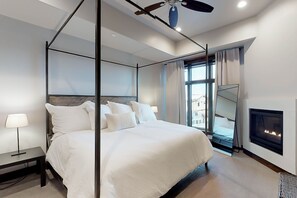 2 bedrooms, free Internet, bed sheets