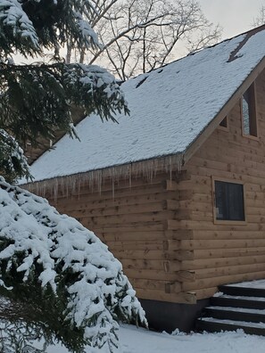 Exterior - Log Home on Water- a True Pocono Mountains Gem!! (East Stroudsburg)