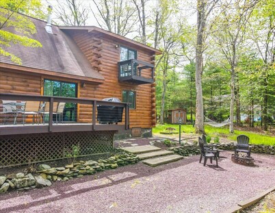 Log Home on Water- a True Pocono Mountains Gem!!