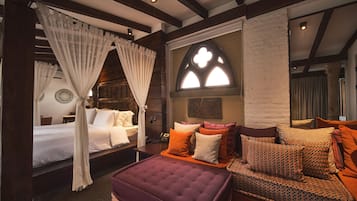Nispero Suite | Bộ đồ giường cao cấp, chăn bông, minibar, két bảo mật tại phòng
