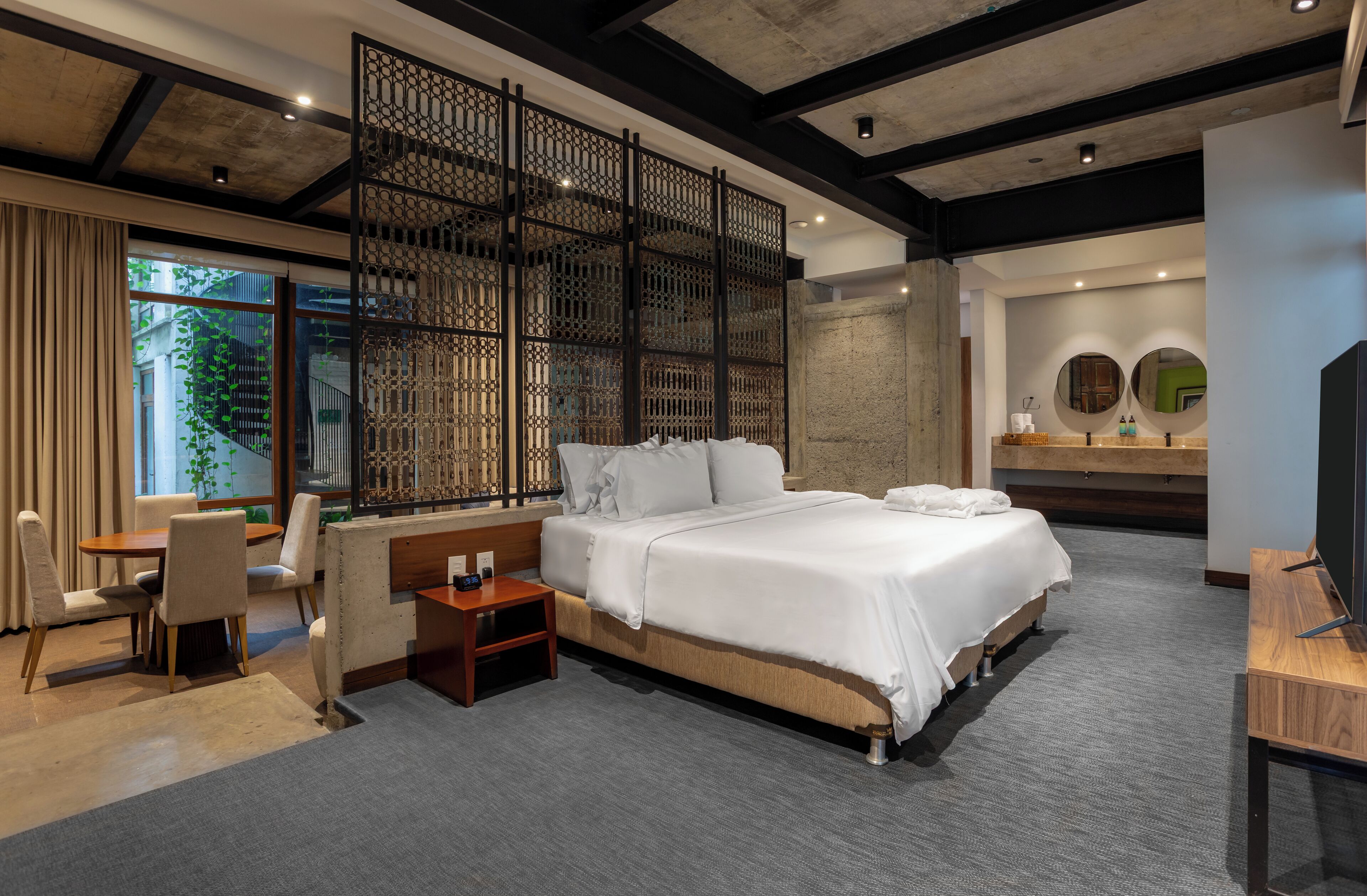 Superior Room | Premium bedding, down comforters, minibar, in-room safe