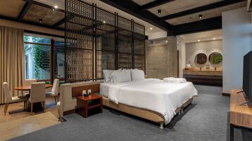 Ropa de cama de alta calidad, cubrecamas y minibar