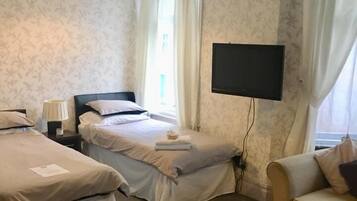 Family Suite, 2 Bedrooms | Individually decorated, individually furnished, iron/ironing board