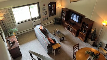 Smart TV, lareira, DVD player
