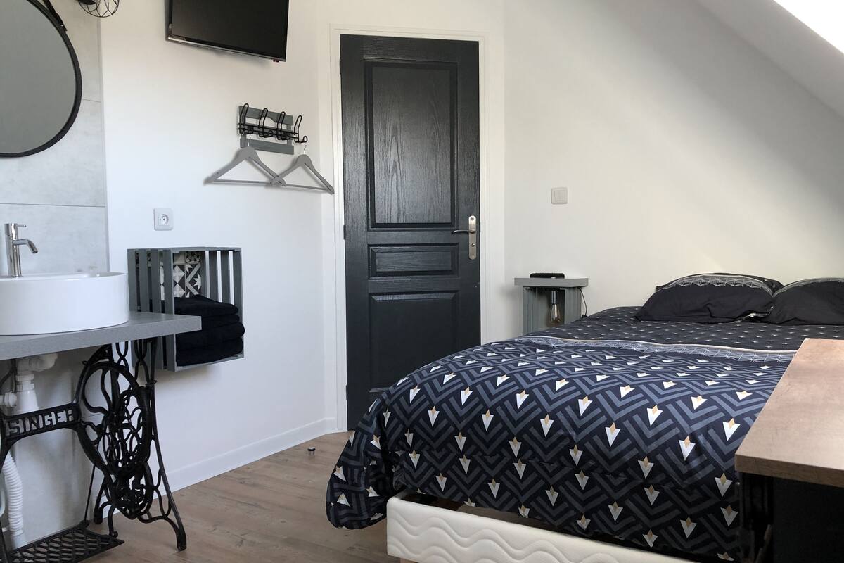 Classic Double Room | Free WiFi, individually decorated, individually furnished, bed sheets