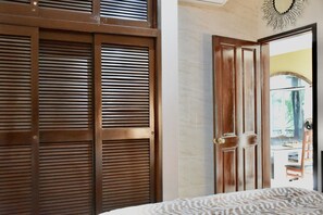 Comfort Apartment, 2 Bedrooms | 2 bedrooms, in-room safe, blackout drapes, iron/ironing board