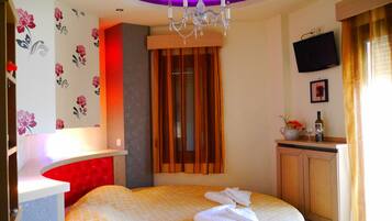 Standard Studio, Sea View | Private kitchenette | Mini-fridge, microwave, stovetop, coffee/tea maker