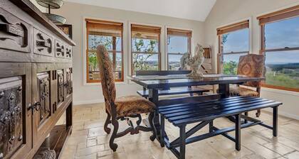 Private Hilltop Farmhouse Incredible Views, Petting Zoo Animals & Hot Tub