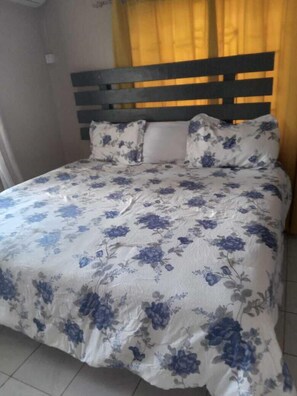 Family Double Room, 1 Bedroom | Soundproofing, iron/ironing board, free WiFi - Unity Villa (Montego Bay)