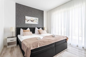 7 bedrooms, free WiFi, bed sheets
