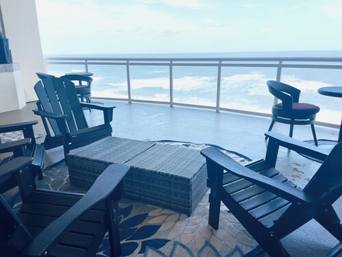 Fabulous direct ocean front with private balcony & steps to the beach