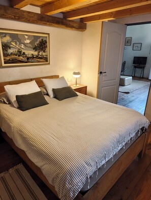 2 bedrooms, WiFi, bed sheets - Annex in Catalan farmhouse  (Olot)