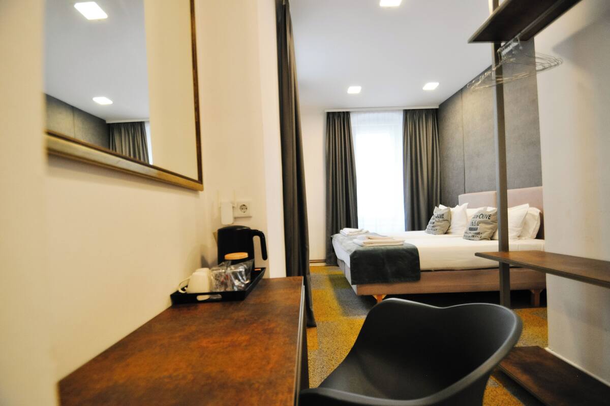deluxe double or twin room | 2 bedrooms, desk, blackout curtains, iron/ironing board