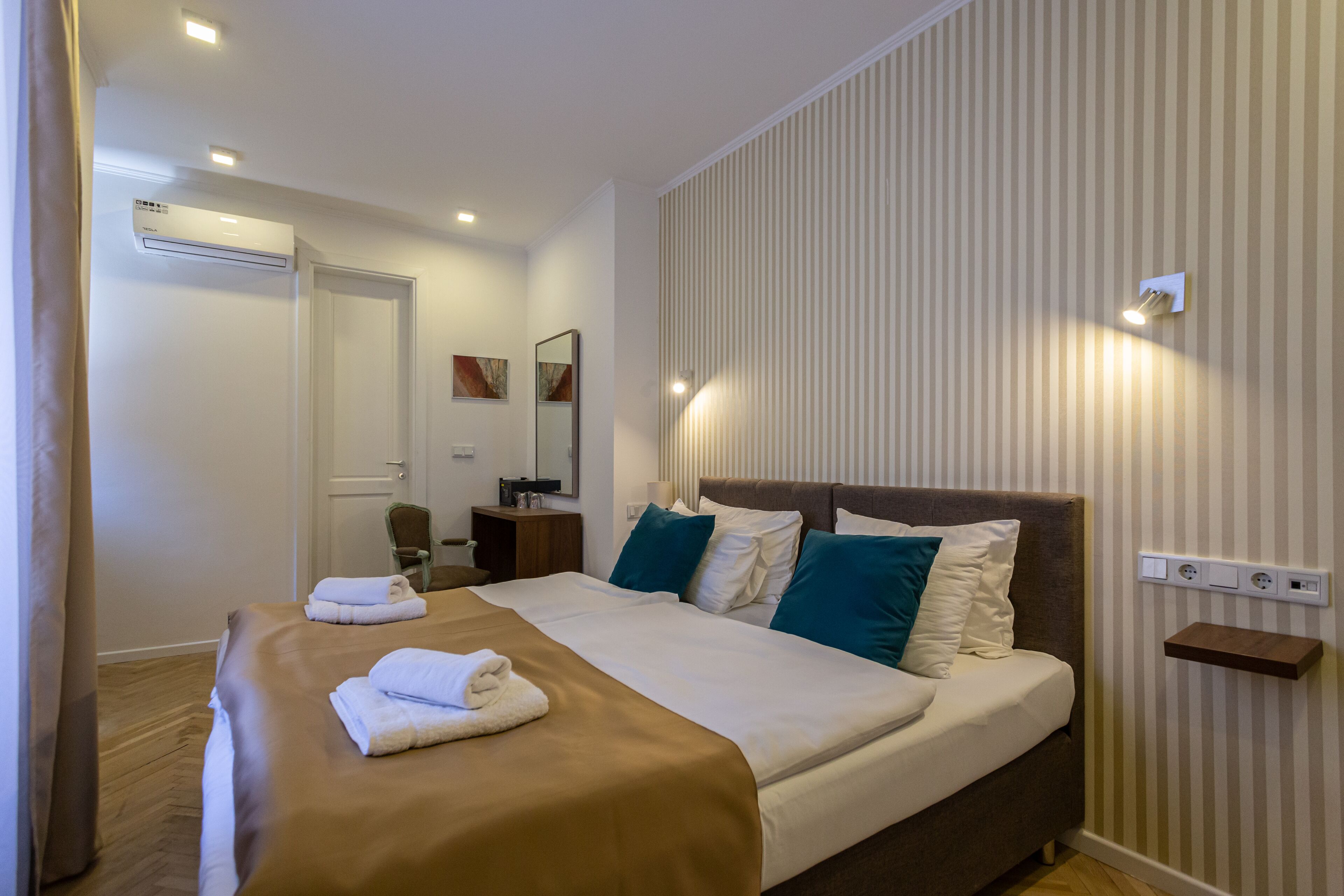 deluxe double or twin room | 2 bedrooms, desk, blackout curtains, iron/ironing board