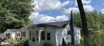 Cozy Lakefront Cottage