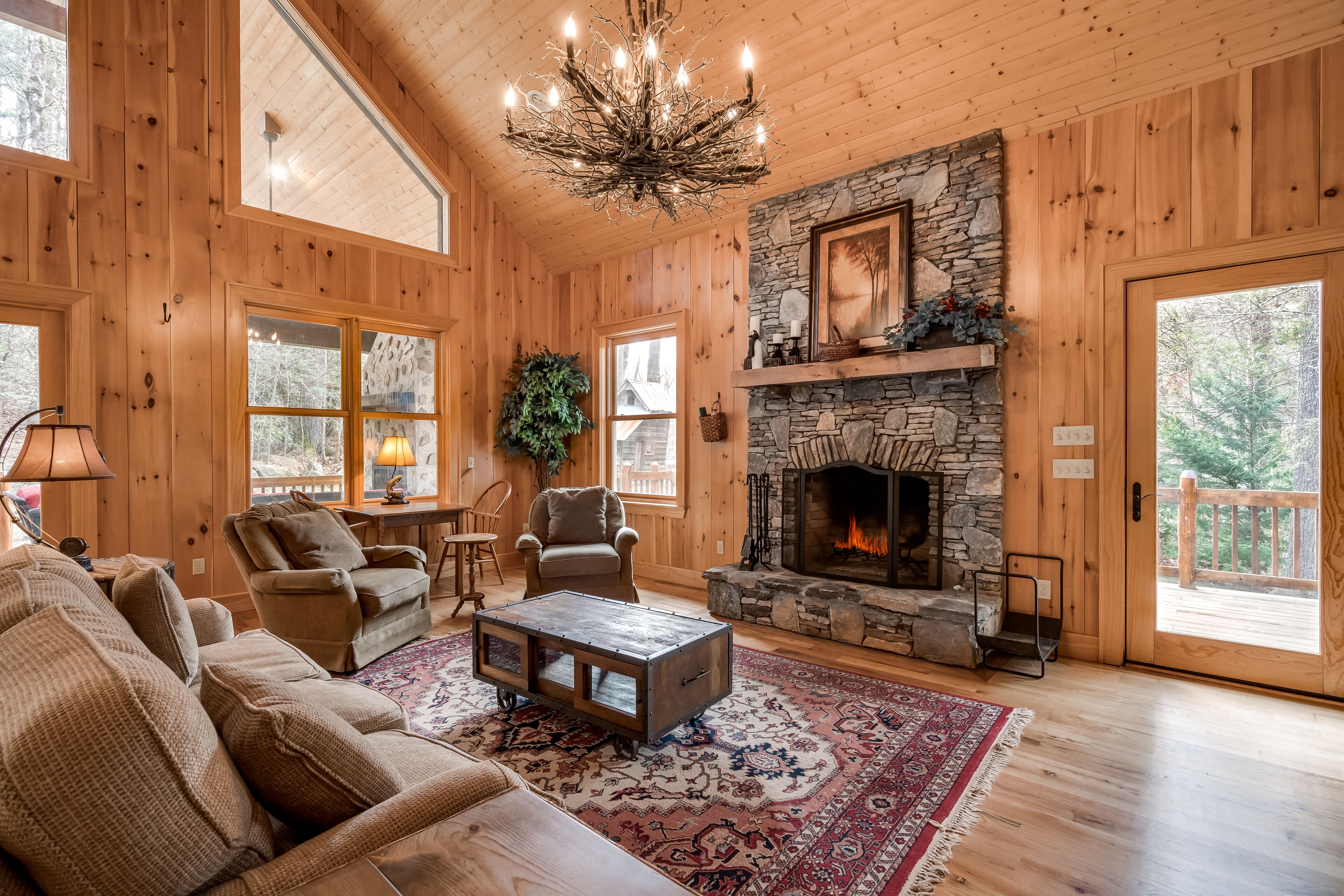 Southern Comfort - Cozy Cabin with Amenities!