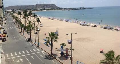 Salinas- Belle Beach View Apartment- la famille