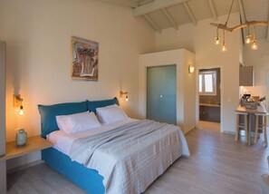 9 chambres, fer et planche à repasser, Wi-Fi, draps fournis