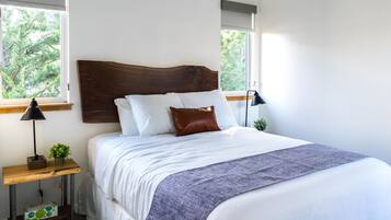 1 bedroom, individually decorated, individually furnished