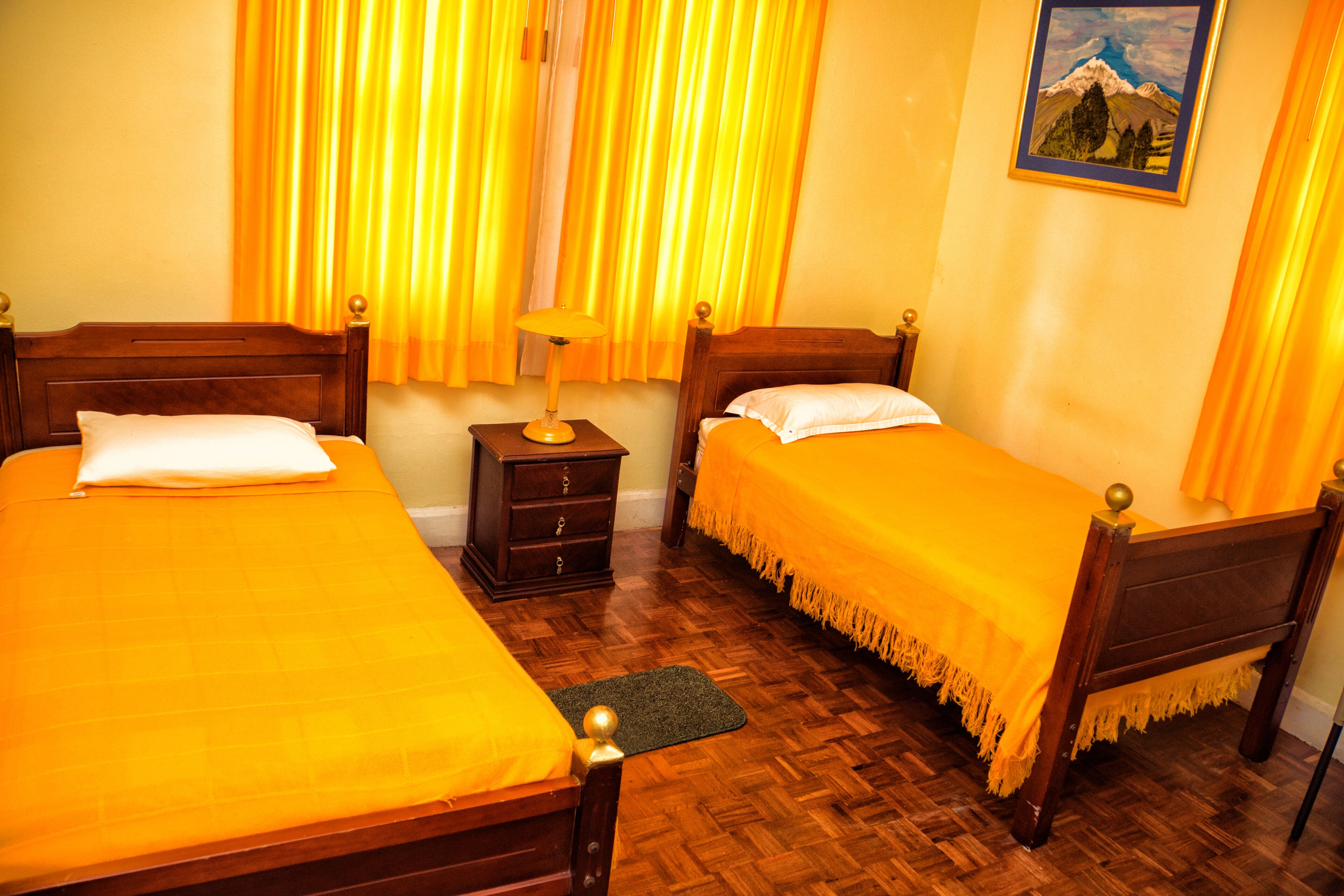 Foto - The Yellow House