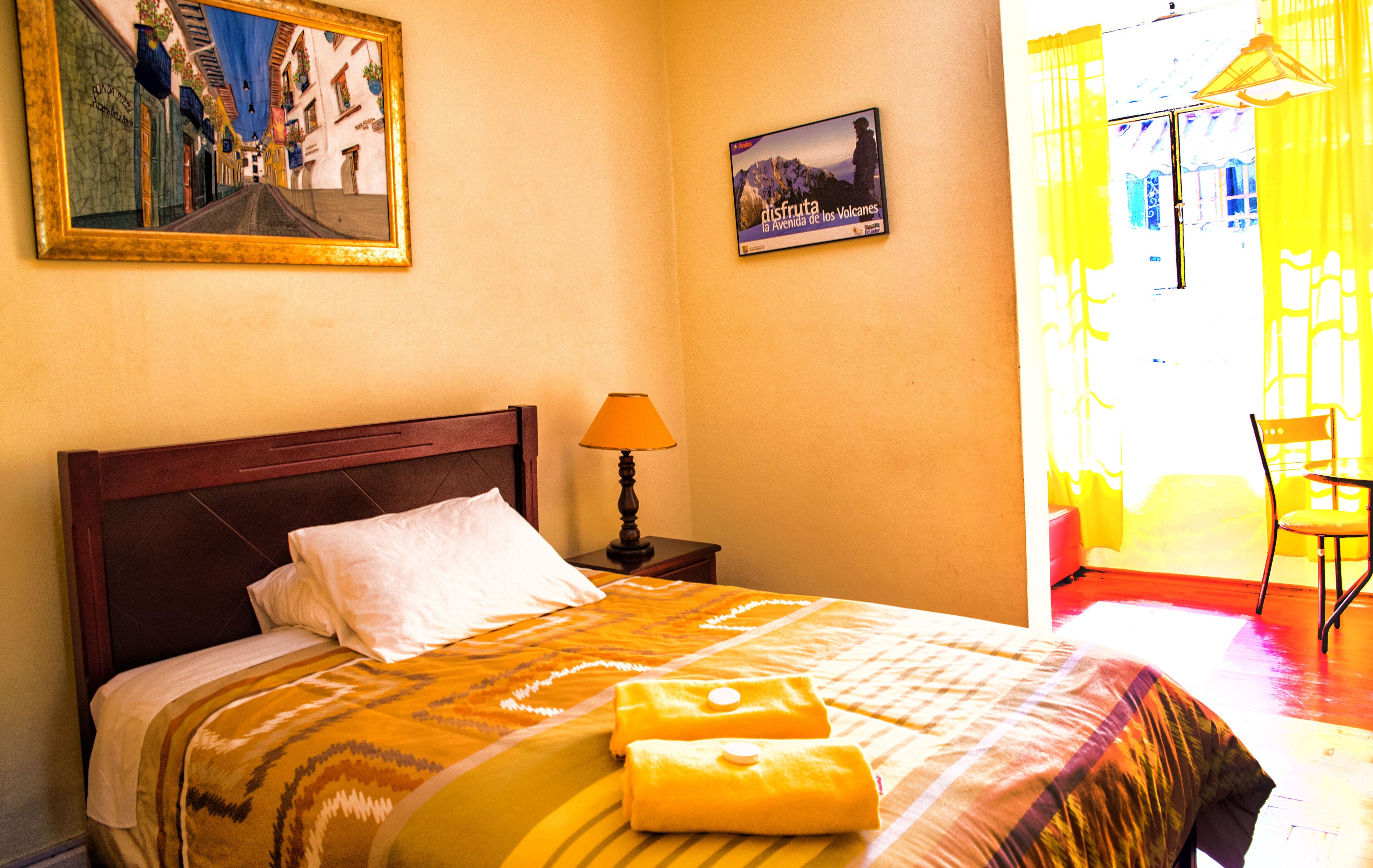 Foto - The Yellow House