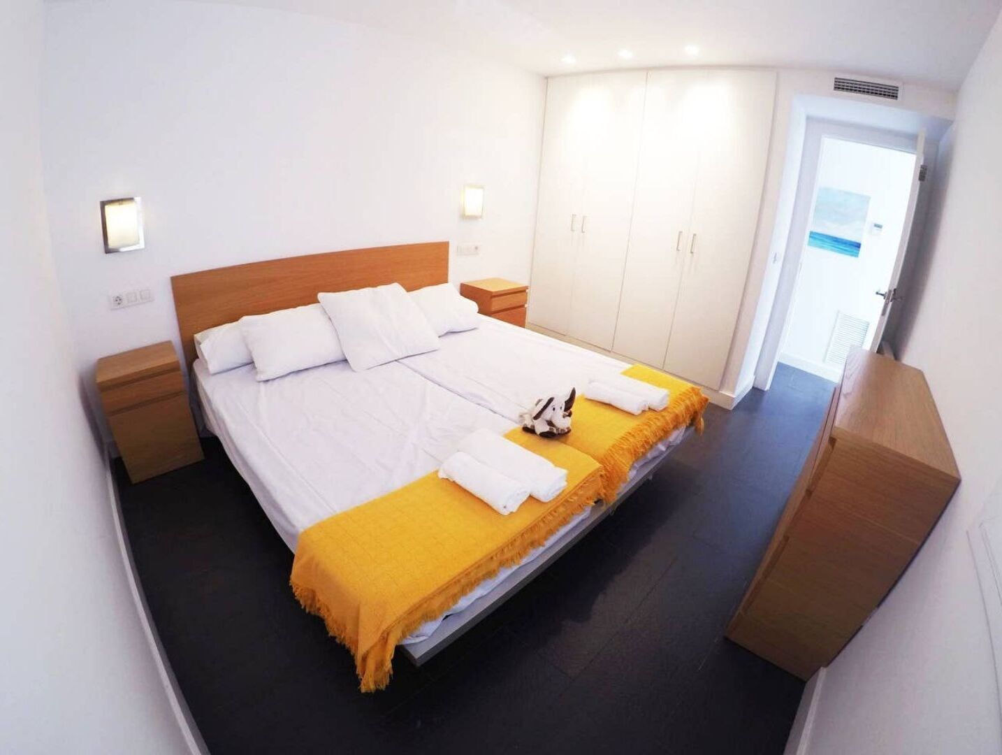 3 多间卧室、熨斗/熨衣板、WiFi、床单