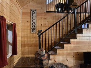 Interior - A Rustic Delta Cabin (Marvell)