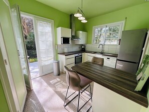 Fridge, microwave, oven, dishwasher - independant storey villa 400 m of ocean (HOSSEGOR)