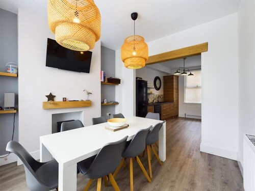 West Lodge, Filey. Sleeps 8. 5minutes to beach