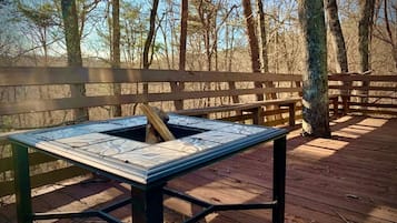 Bañera de hidromasaje al aire libre