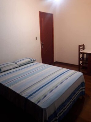 Casa conforto | 8 quartos, Wi-Fi de cortesia, roupa de cama