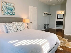 3 chambres, fer et planche à repasser, Wi-Fi, draps fournis