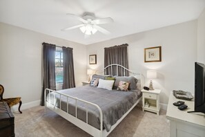 3 bedrooms, desk, iron/ironing board, travel crib - Gourmet Kitchen, King-sized Bed, Charming Ottawa Hills Colonial (Ottawa Hills)