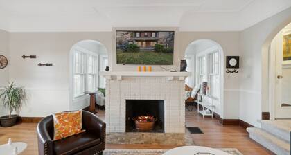 Gourmet Kitchen, King-sized Bed, Charming Ottawa Hills Colonial