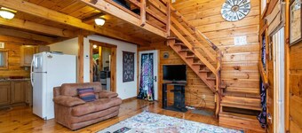 Hot Tub - Hillside Loft - Red River Gorge, KY