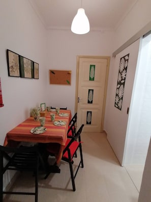 Dining - Cozy Central II Comfortable, welcoming Studio (Ponta Delgada)