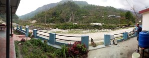Quang cảnh nhìn từ nơi lưu trú