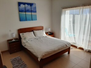3 chambres, fer et planche à repasser, Wi-Fi gratuit, draps fournis