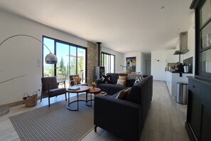 Smart TV, DVD player - Stylish villa in Beaufort with private pool (Beaufort)