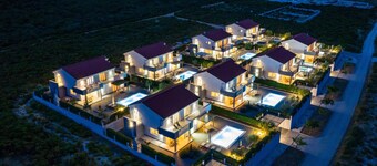 4 bedroom amazing home in Debeljak